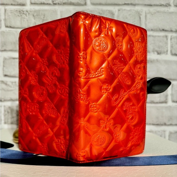 CHANEL Long Wallet Icon Tangerine Patent Bi-Fold Wallet Zip and Card Slots - Picture 11 of 13